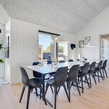 Vakantiehuis Lovely In With Sauna *