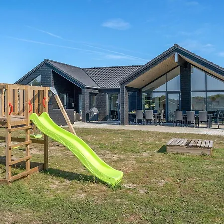 Vakantiehuis Lovely In With Sauna